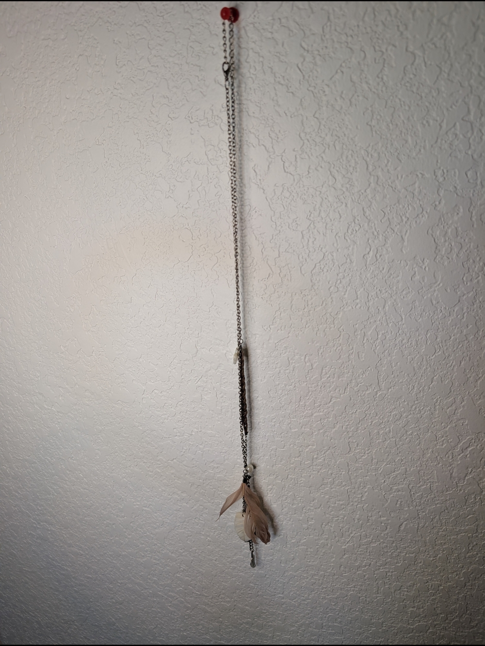Boho Feather Pendant Necklace in Beige & Silver
